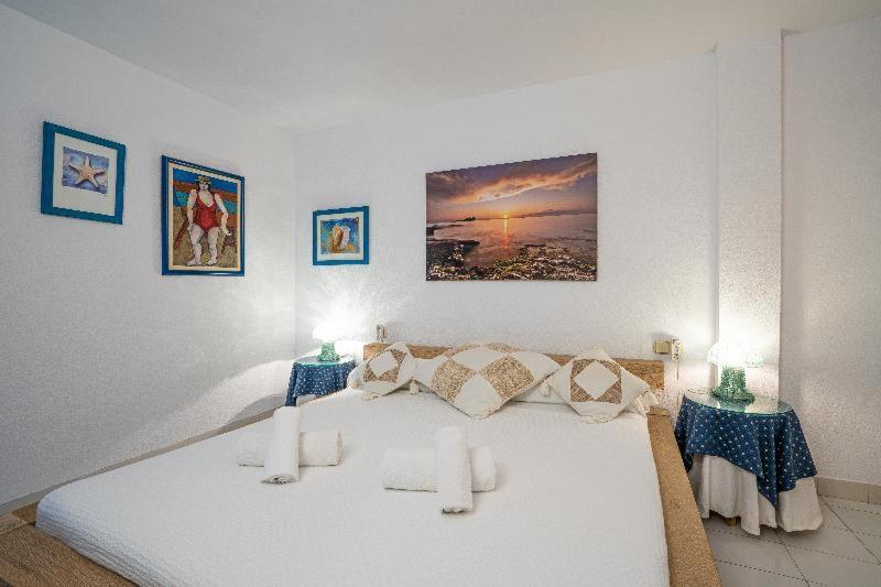 Apartamentos Cel Blau 산타 에우랄리아 데 리오 객실 사진