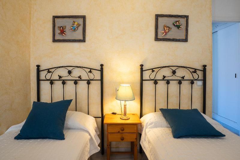 Apartamentos Cel Blau 산타 에우랄리아 데 리오 객실 사진