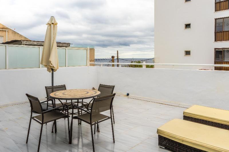 Apartamentos Cel Blau 산타 에우랄리아 데 리오 객실 사진