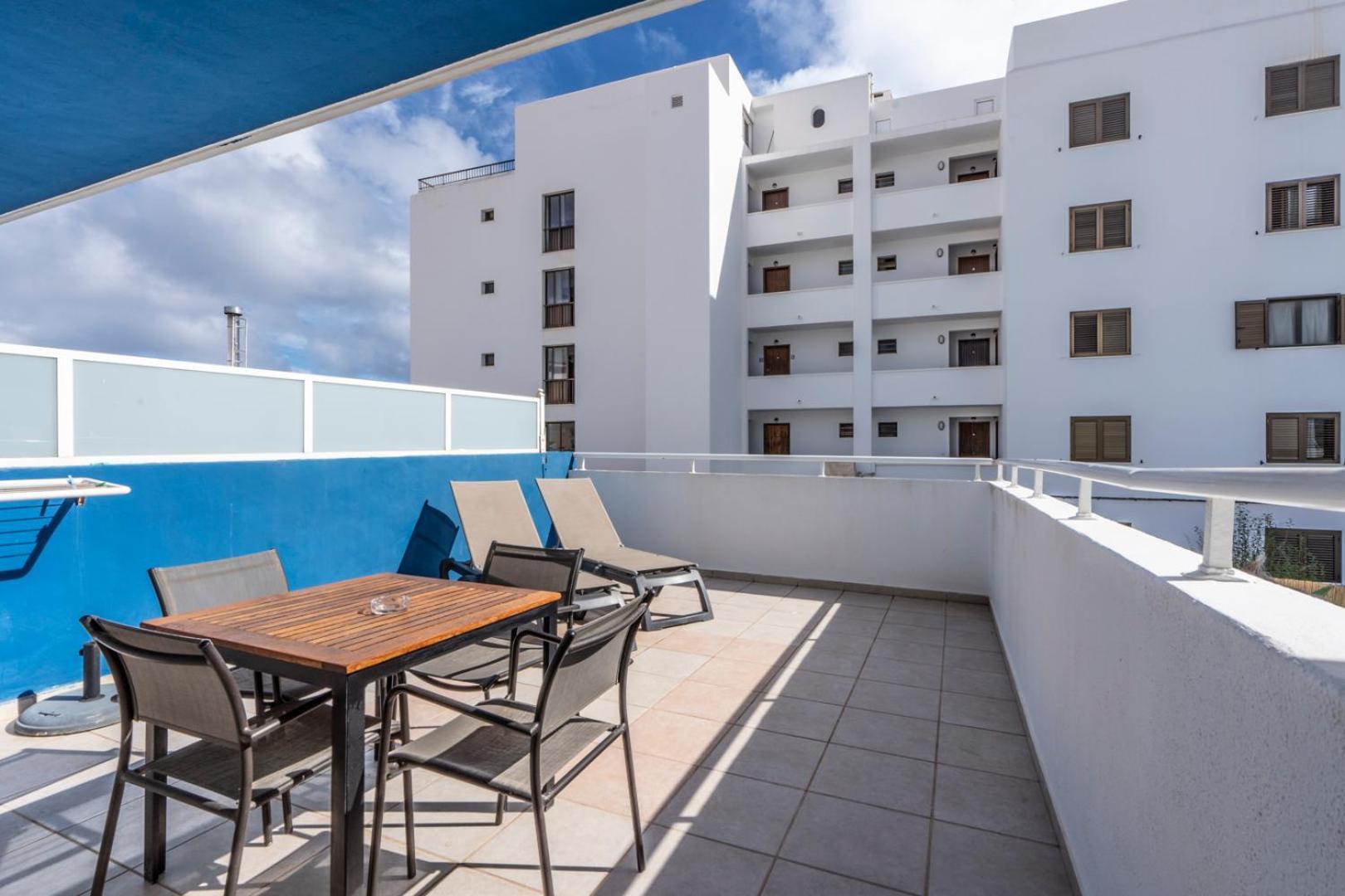 Apartamentos Cel Blau 산타 에우랄리아 데 리오 외부 사진